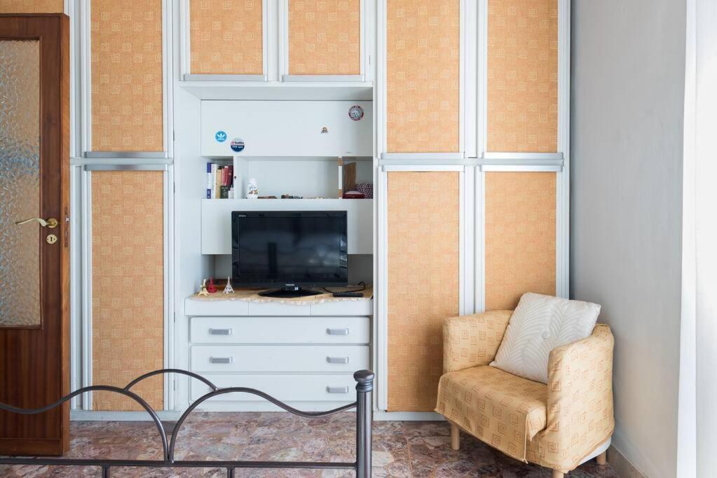 Top Floor Apartment Near Historic Fortino Catania Bagian luar foto