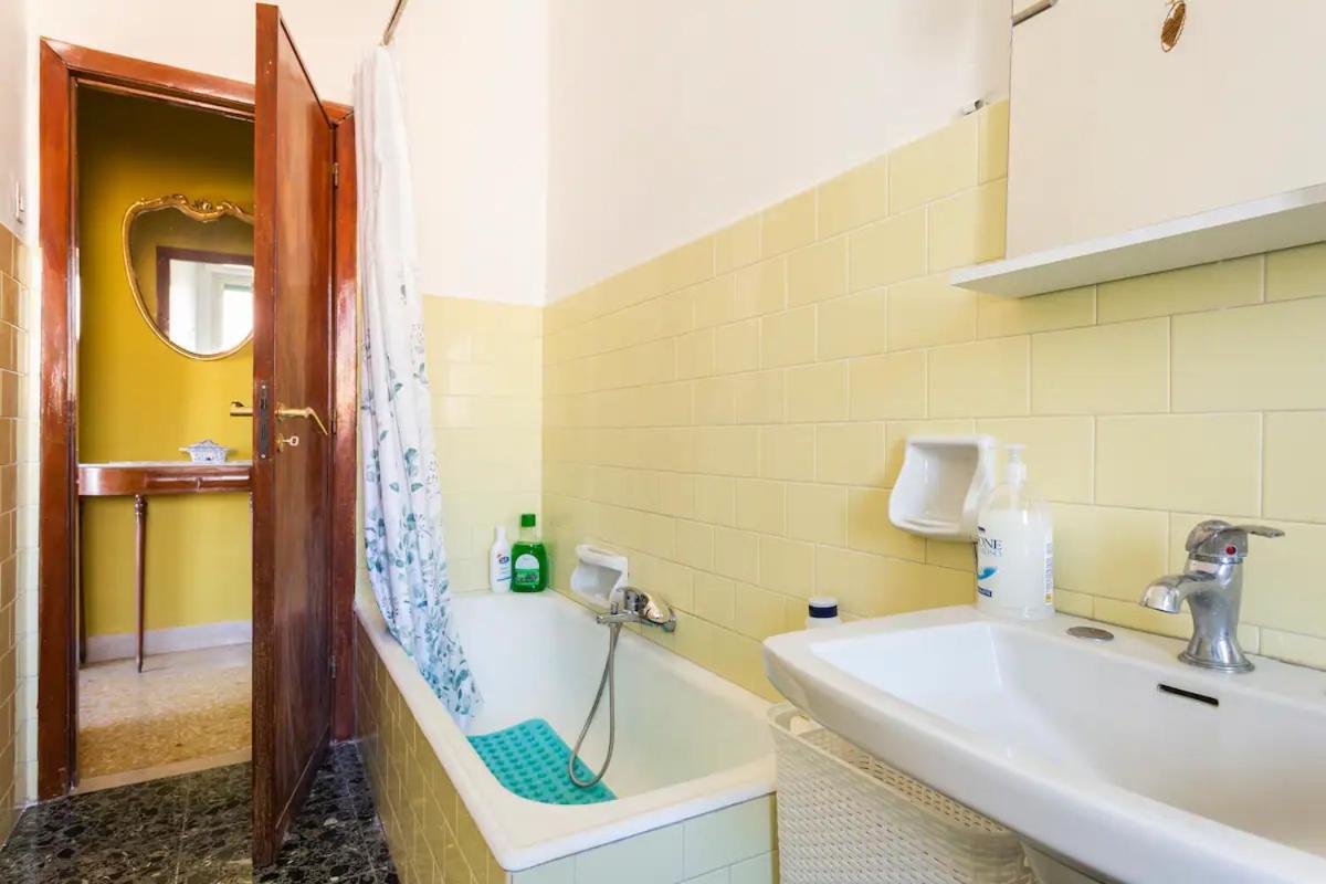 Top Floor Apartment Near Historic Fortino Catania Bagian luar foto