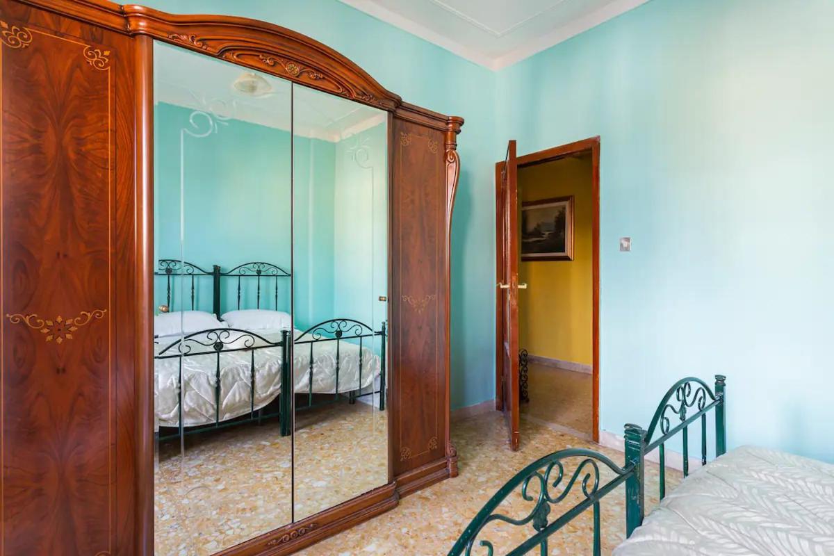 Top Floor Apartment Near Historic Fortino Catania Bagian luar foto