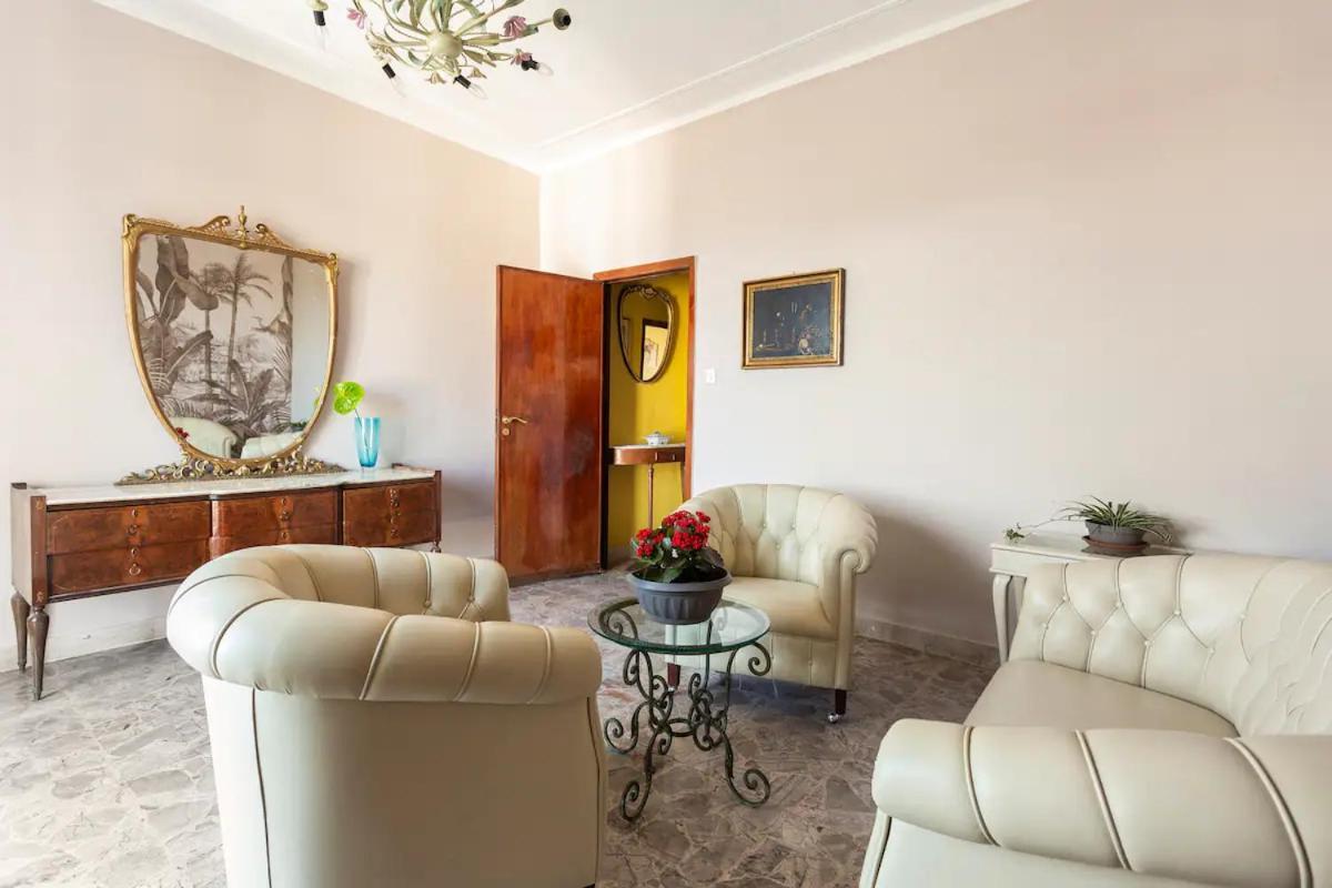Top Floor Apartment Near Historic Fortino Catania Bagian luar foto