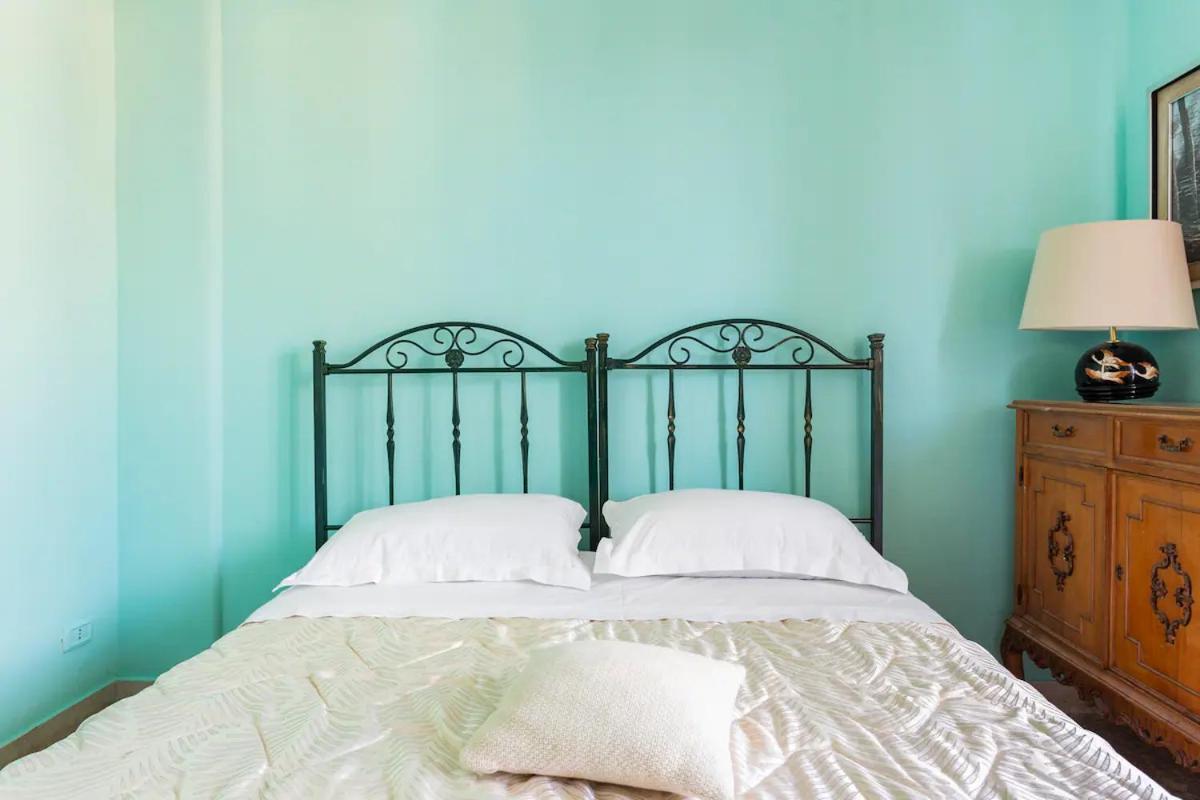 Top Floor Apartment Near Historic Fortino Catania Bagian luar foto