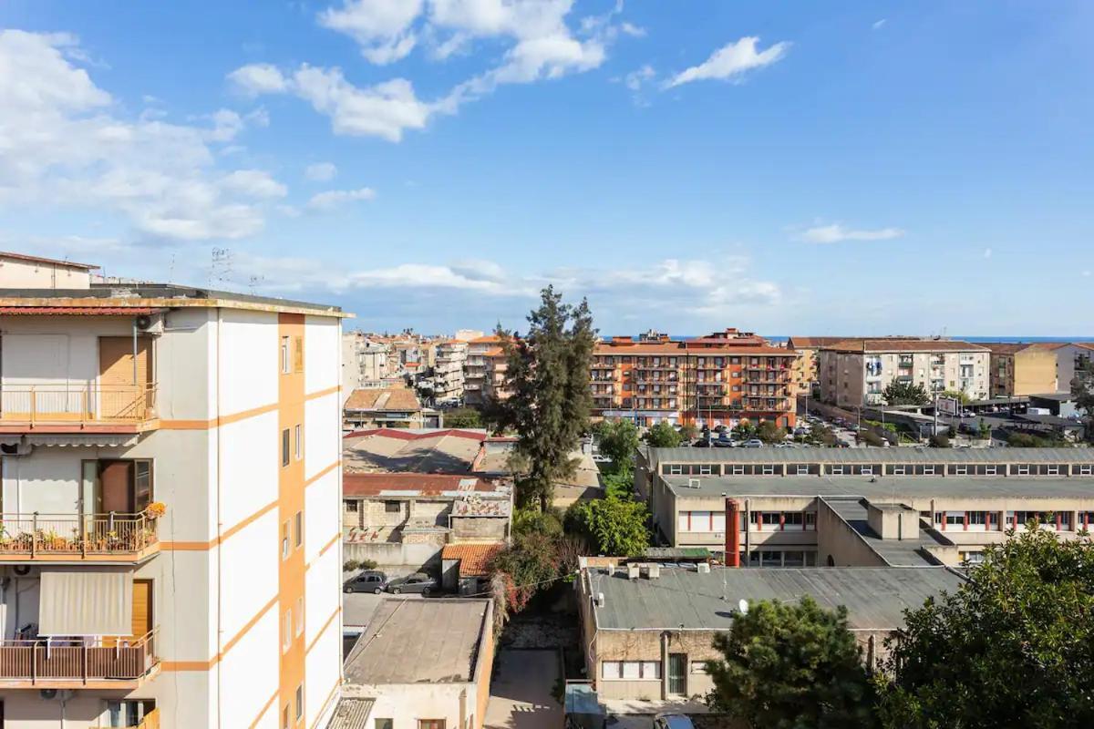 Top Floor Apartment Near Historic Fortino Catania Bagian luar foto