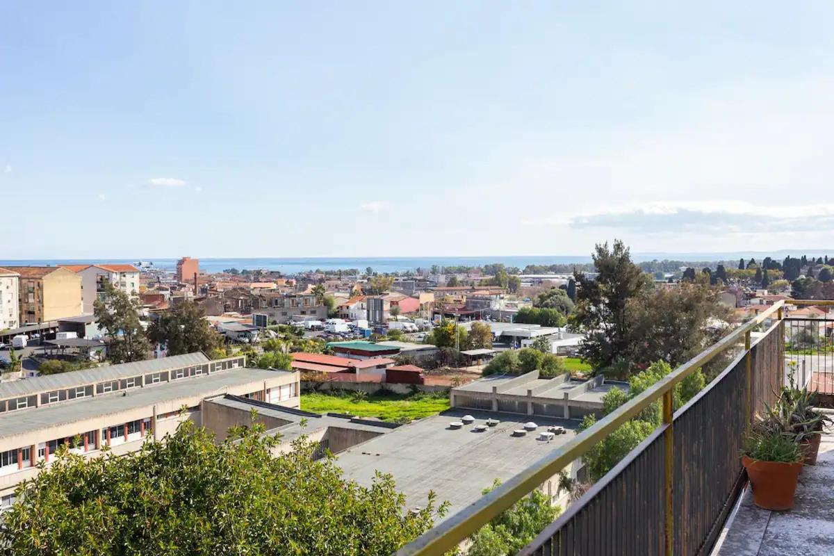 Top Floor Apartment Near Historic Fortino Catania Bagian luar foto